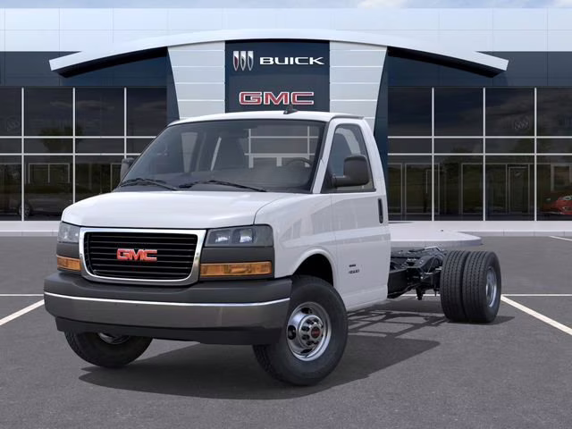 2025 Summit White GMC Savana Cutaway 3500 1WT RWD Extended Wheelbase