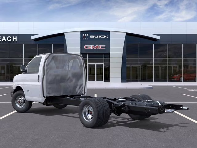 2025 Summit White GMC Savana Cutaway 3500 1WT RWD Extended Wheelbase