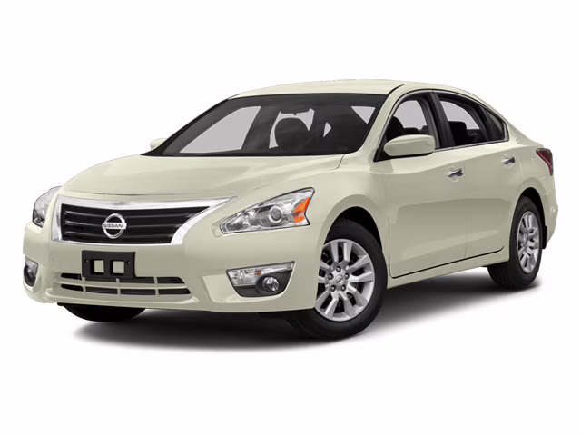 2014 Pearl White Nissan Altima 2.5 S FWD Sedan