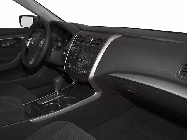 2014 Pearl White Nissan Altima 2.5 S FWD Sedan