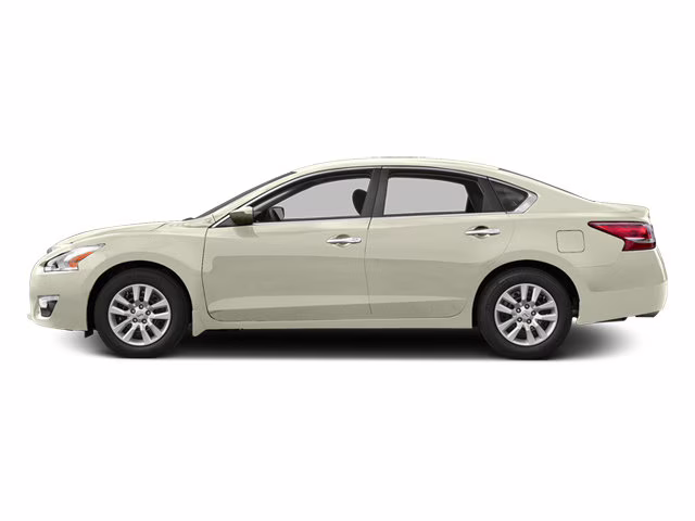 2014 Pearl White Nissan Altima 2.5 S FWD Sedan