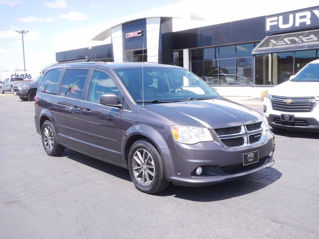 2016 Granite Crystal Metallic Clearcoat Dodge Grand Caravan SXT FWD Van