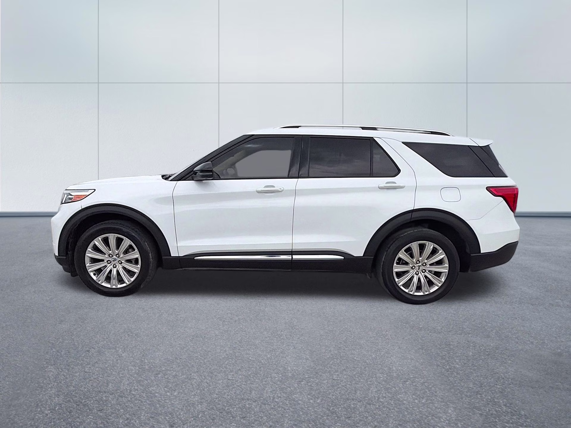 2020 Oxford White Ford Explorer Limited 4X4 SUV