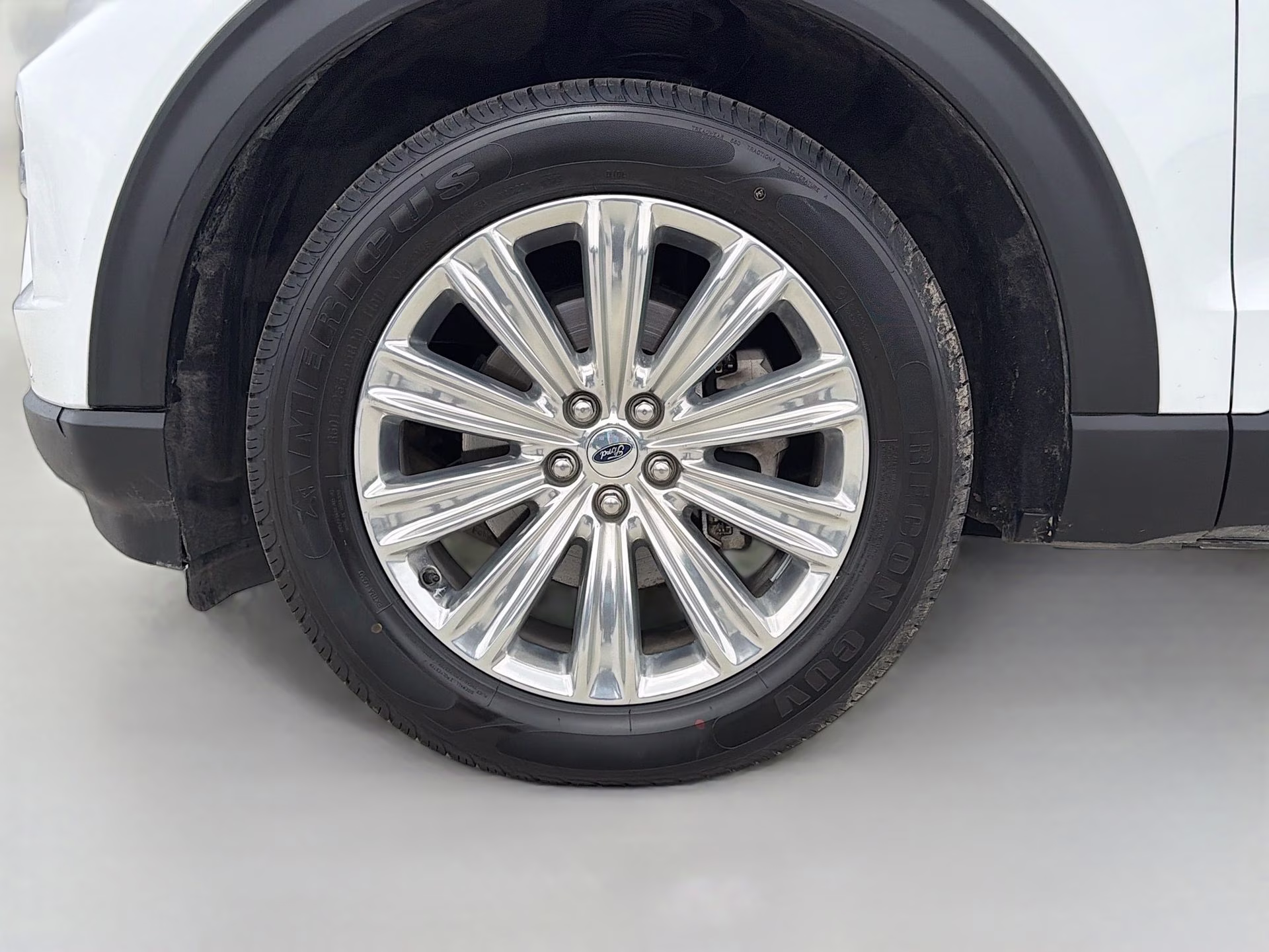 2020 Oxford White Ford Explorer Limited 4X4 SUV