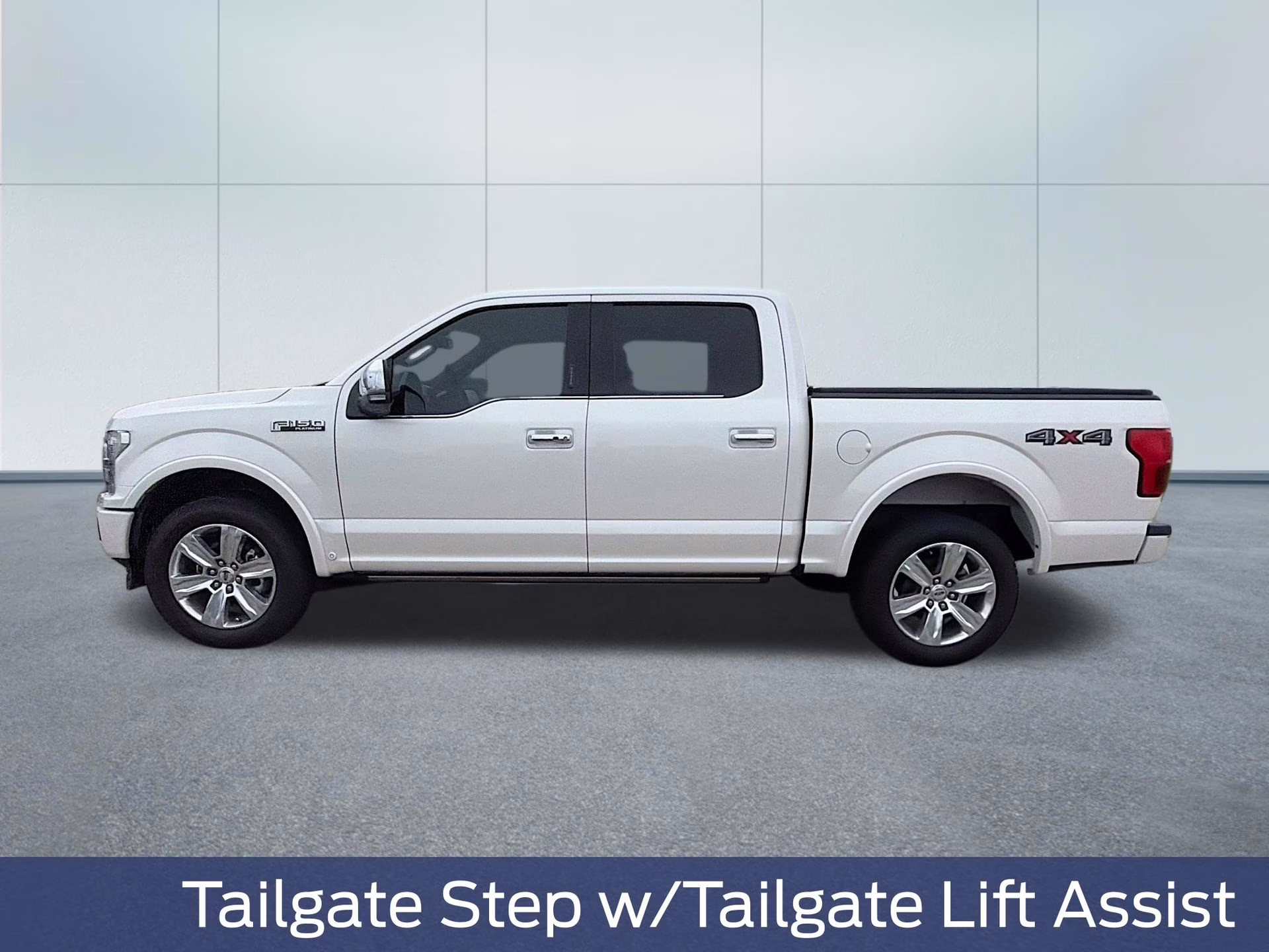 2018 White Platinum Metallic Tri-Coat Ford F-150 Platinum 4X4 Truck