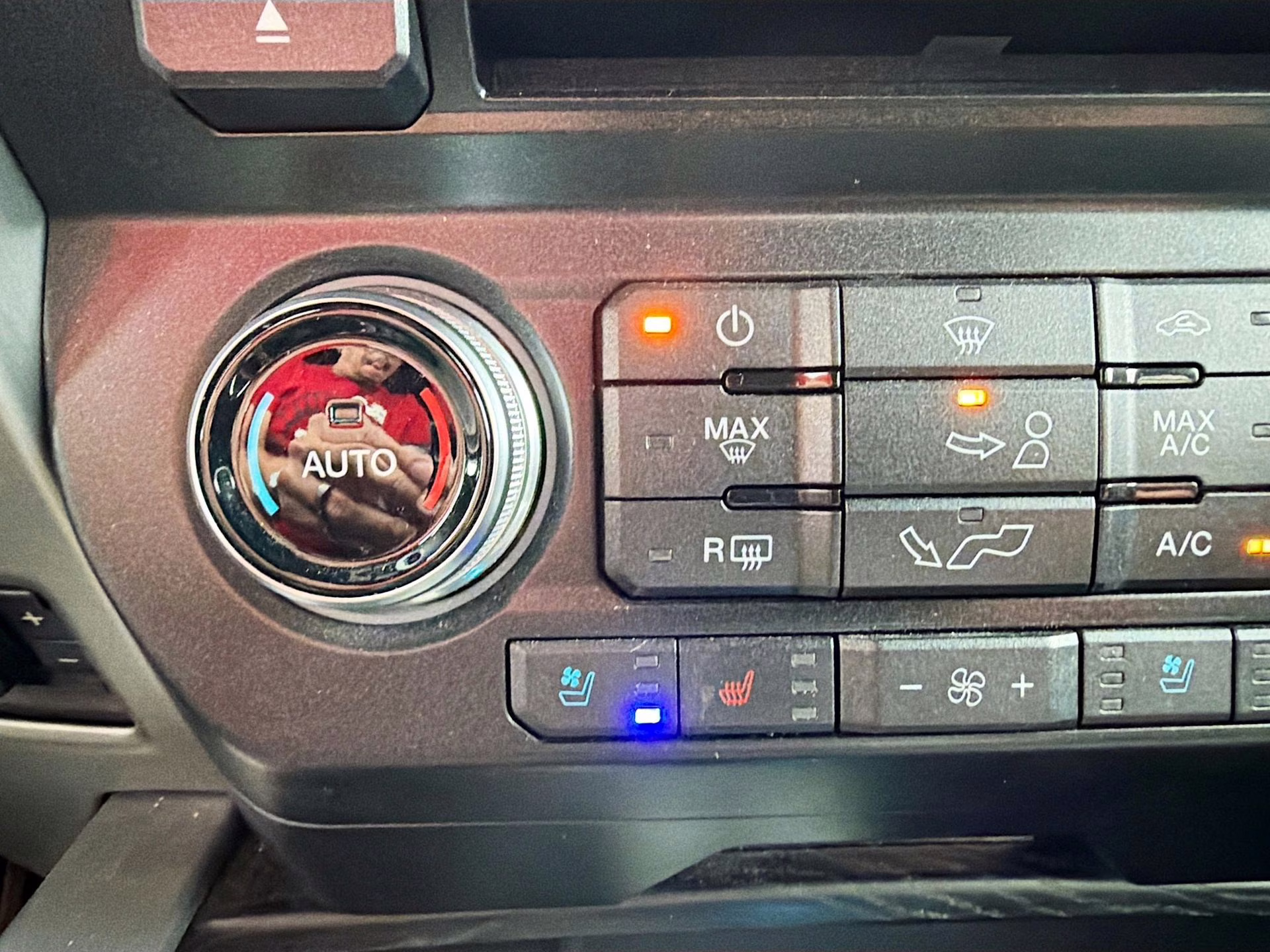 2018 White Platinum Metallic Tri-Coat Ford F-150 Platinum 4X4 Truck