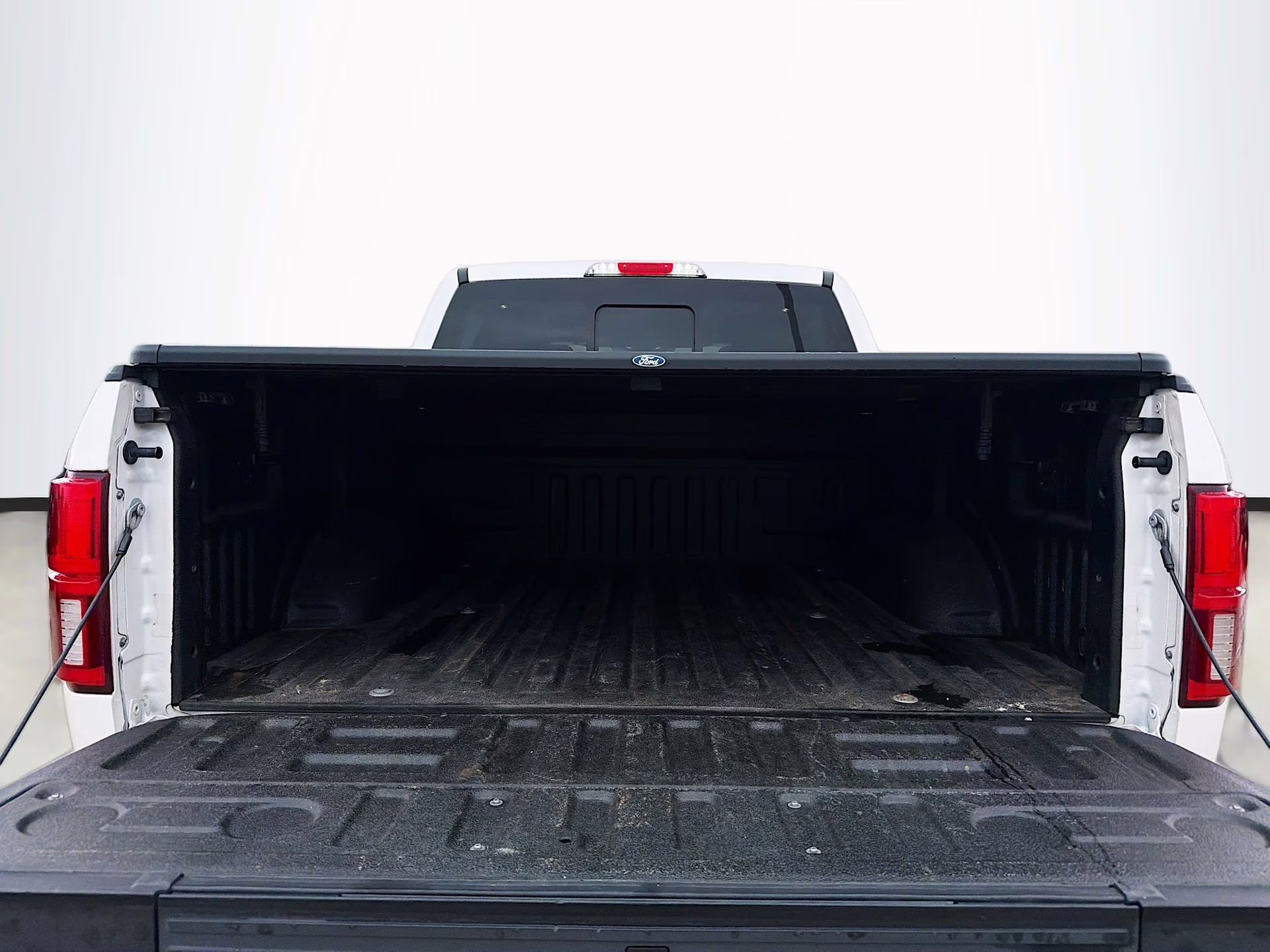 2018 White Platinum Metallic Tri-Coat Ford F-150 Platinum 4X4 Truck
