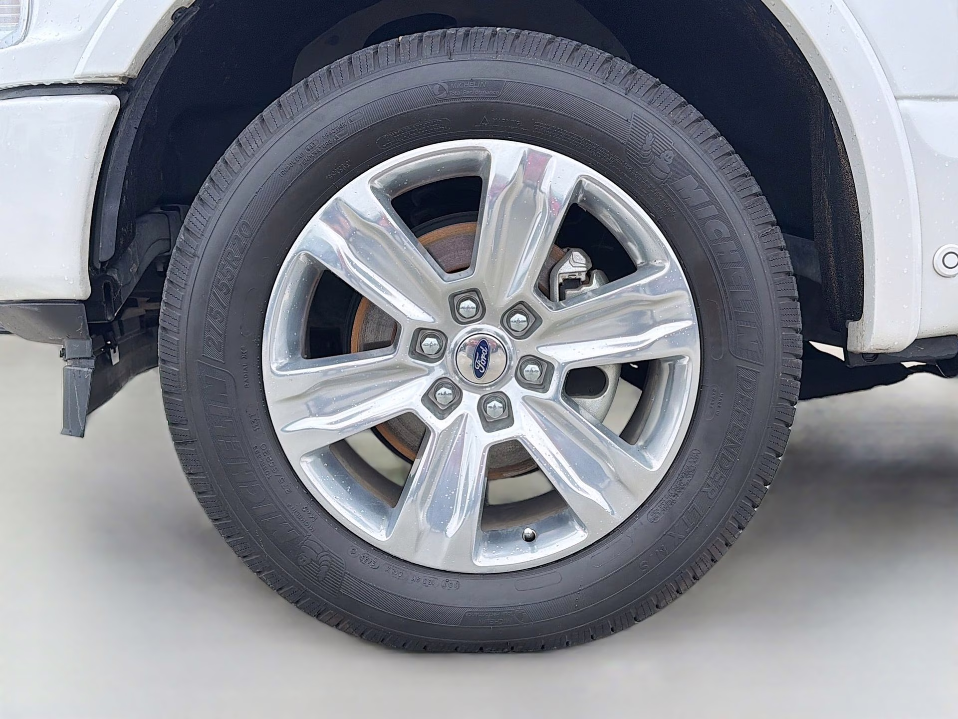 2018 White Platinum Metallic Tri-Coat Ford F-150 Platinum 4X4 Truck