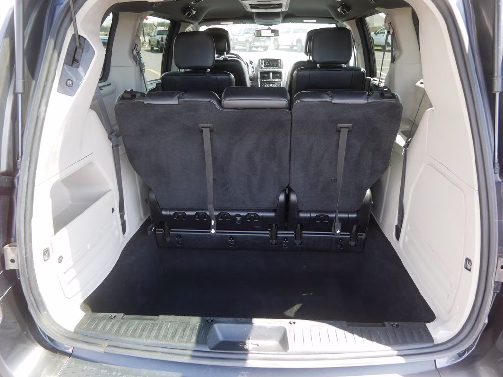 2016 Granite Crystal Metallic Clearcoat Dodge Grand Caravan SXT FWD Van