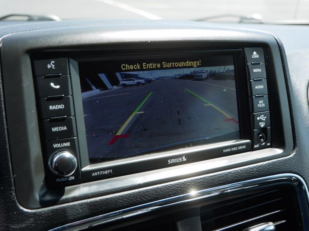 2016 Granite Crystal Metallic Clearcoat Dodge Grand Caravan SXT FWD Van