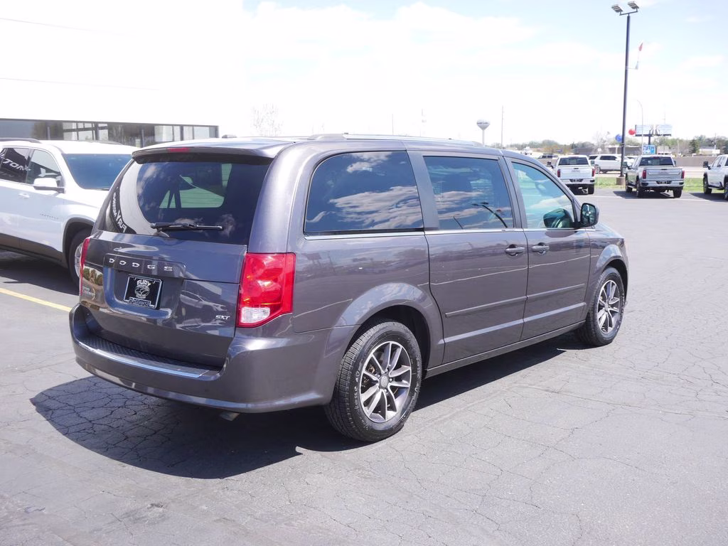 2016 Granite Crystal Metallic Clearcoat Dodge Grand Caravan SXT FWD Van