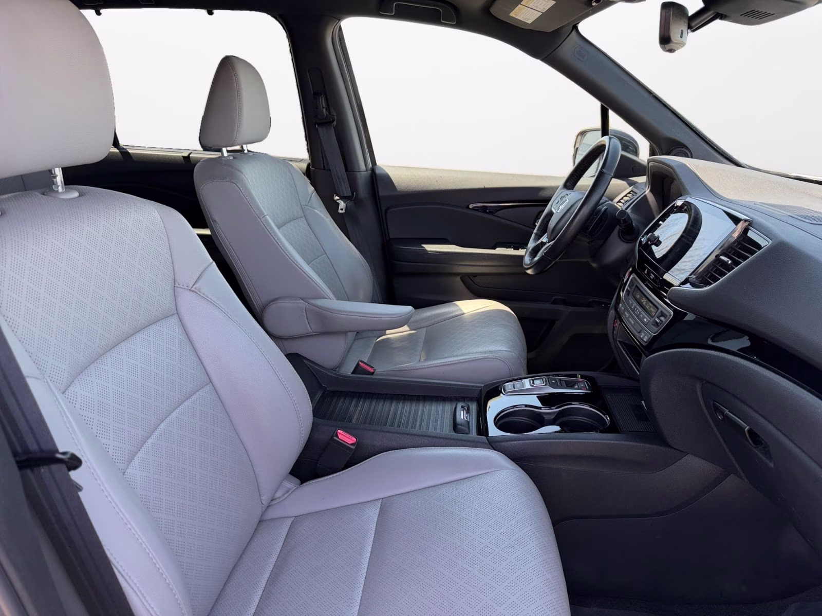 2019 White Honda Passport Elite AWD SUV