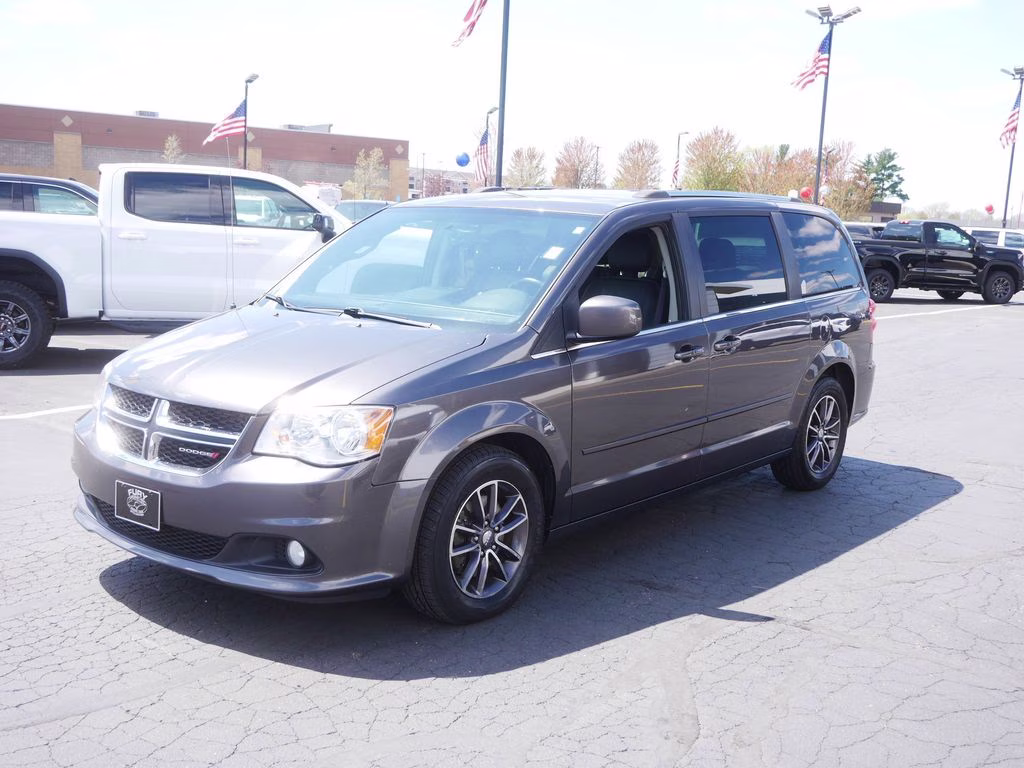 2016 Granite Crystal Metallic Clearcoat Dodge Grand Caravan SXT FWD Van