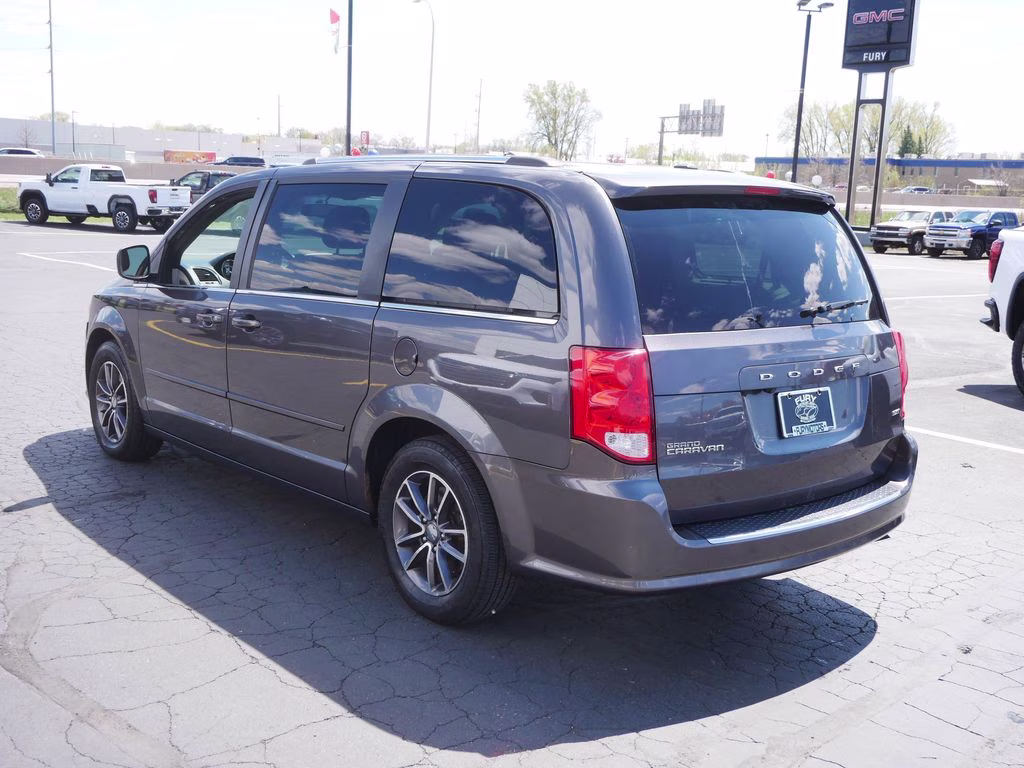 2016 Granite Crystal Metallic Clearcoat Dodge Grand Caravan SXT FWD Van
