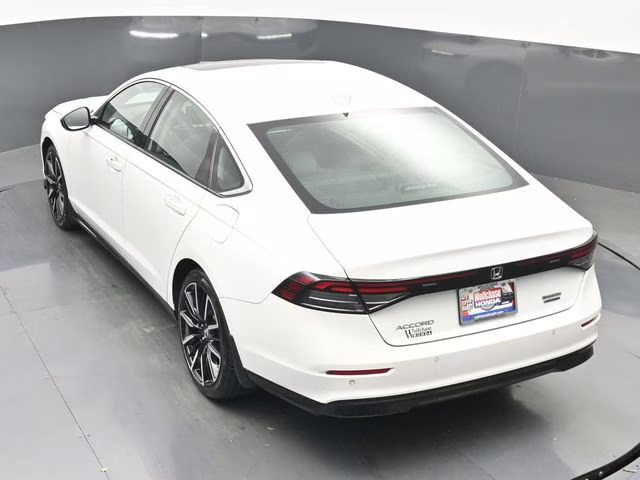 2023 Platinum White Pearl Honda Accord Hybrid Touring FWD Sedan