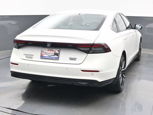 2023 Platinum White Pearl Honda Accord Hybrid Touring FWD Sedan
