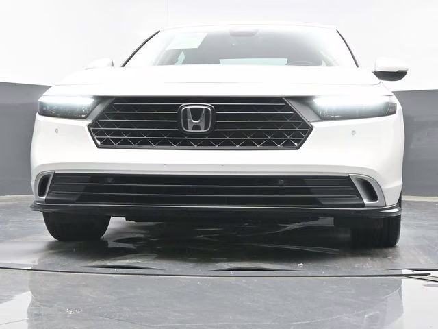 2023 Platinum White Pearl Honda Accord Hybrid Touring FWD Sedan