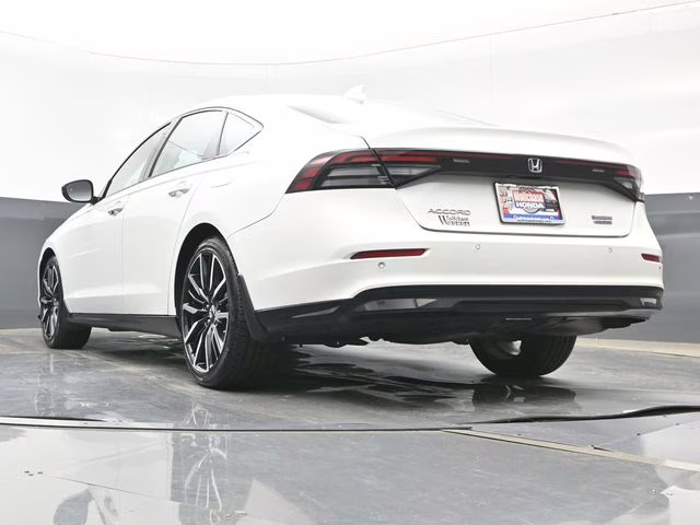2023 Platinum White Pearl Honda Accord Hybrid Touring FWD Sedan