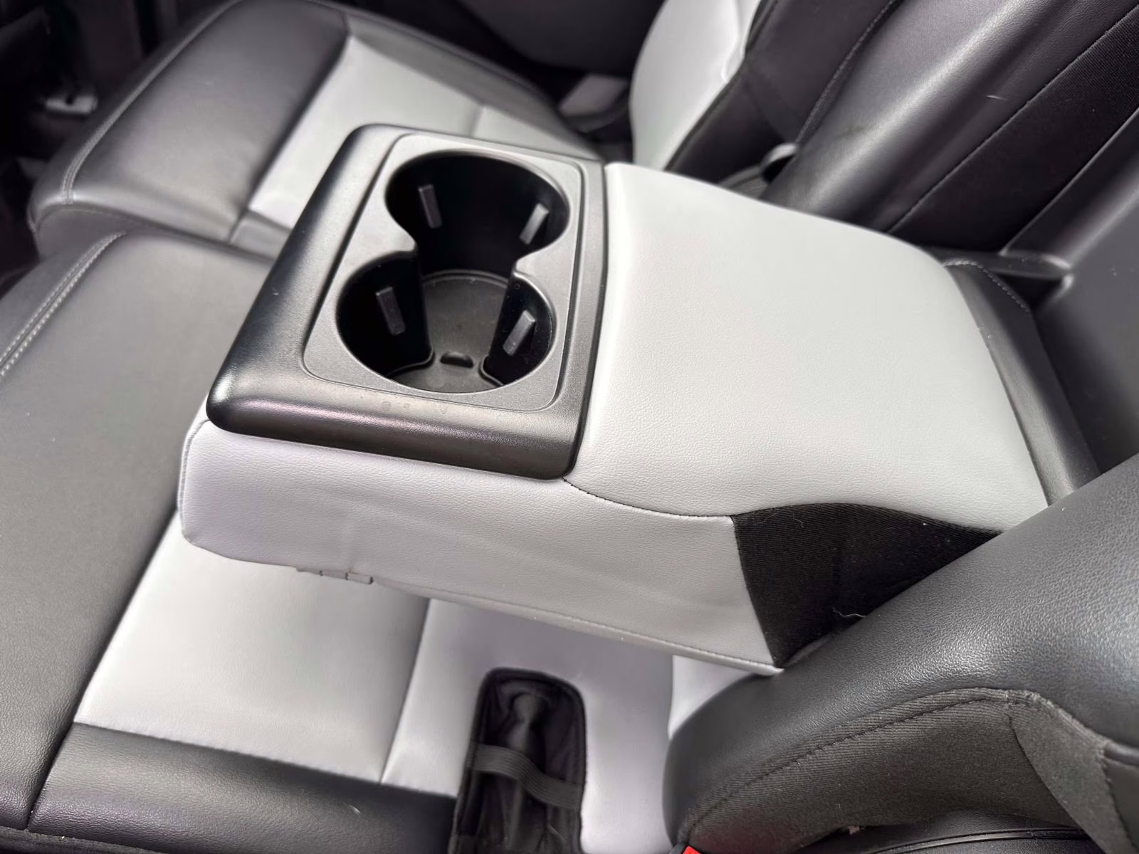 2022 Agate Black Metallic Ford Explorer XLT 4WD 4X4 SUV