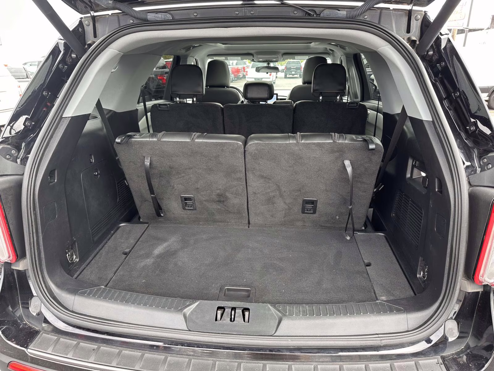 2022 Agate Black Metallic Ford Explorer XLT 4WD 4X4 SUV