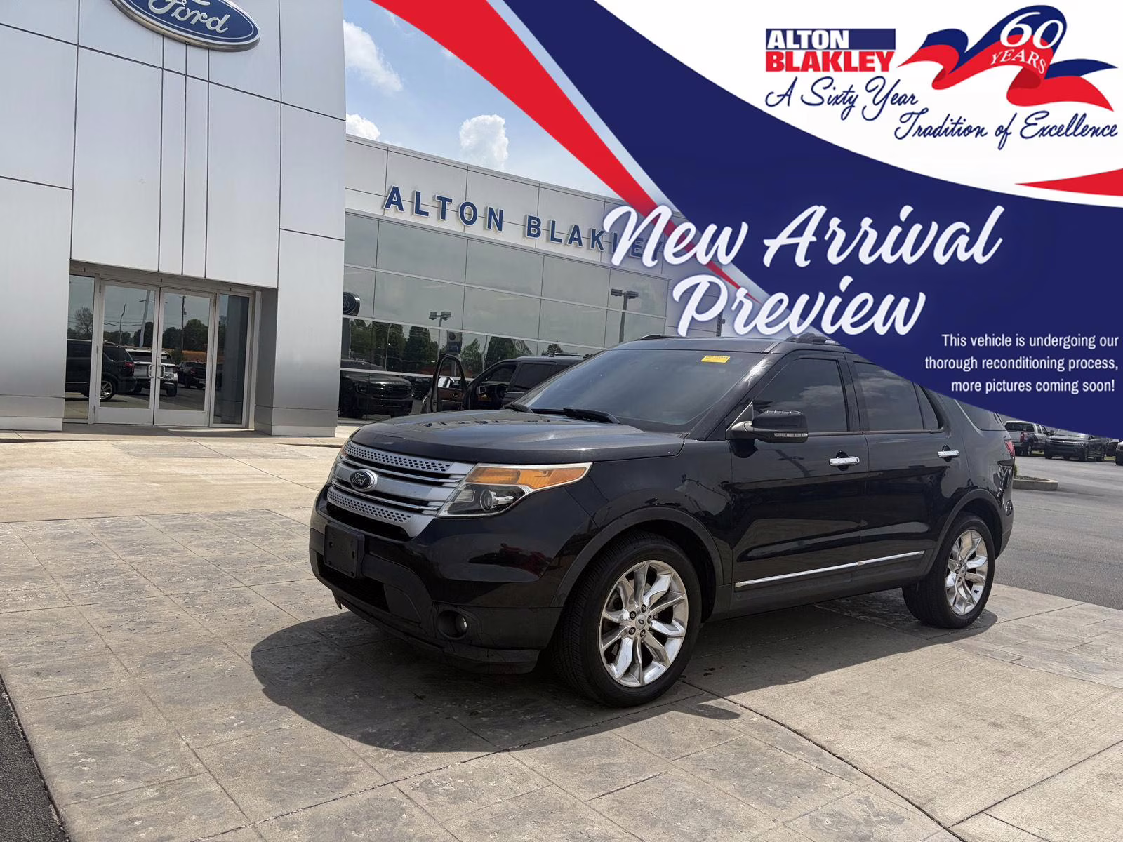 2014 Tuxedo Black Metallic Ford Explorer XLT 4X4 SUV
