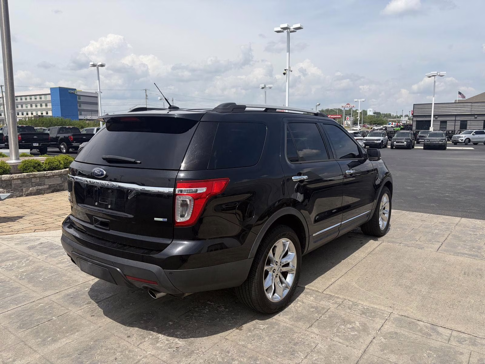 2014 Tuxedo Black Metallic Ford Explorer XLT 4X4 SUV