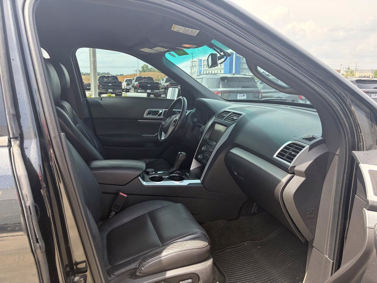 2014 Tuxedo Black Metallic Ford Explorer XLT 4X4 SUV