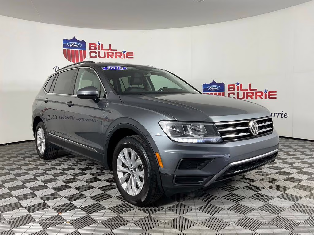 2018 Platinum Gray Metallic Volkswagen Tiguan 2.0T SE FWD SUV