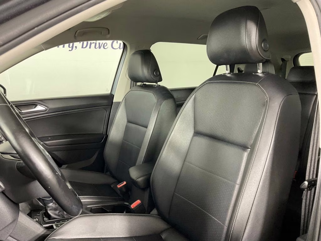 2018 Platinum Gray Metallic Volkswagen Tiguan 2.0T SE FWD SUV