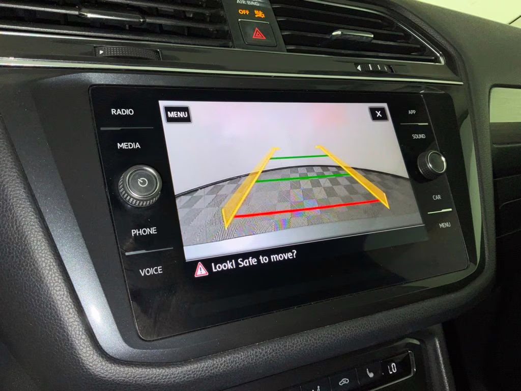 2018 Platinum Gray Metallic Volkswagen Tiguan 2.0T SE FWD SUV