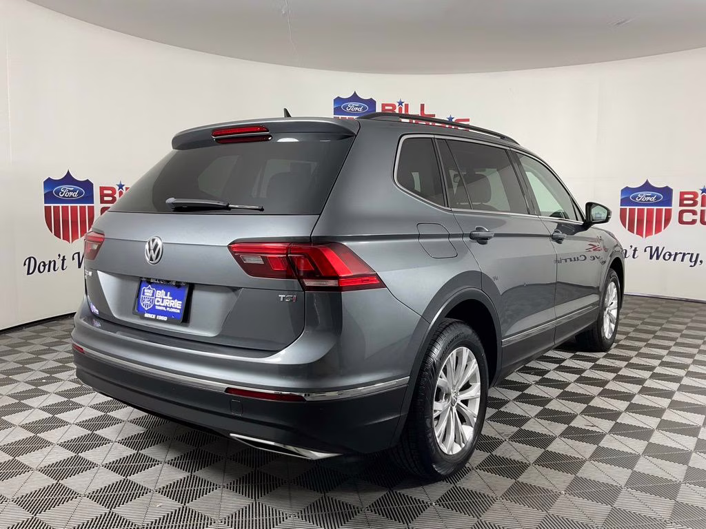 2018 Platinum Gray Metallic Volkswagen Tiguan 2.0T SE FWD SUV