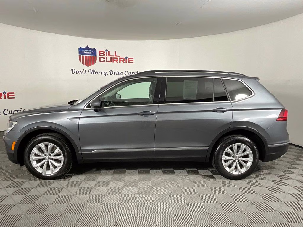 2018 Platinum Gray Metallic Volkswagen Tiguan 2.0T SE FWD SUV