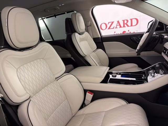 2024 Diamond Red Metallic Tinted Clearcoat Lincoln Aviator Black Label AWD SUV