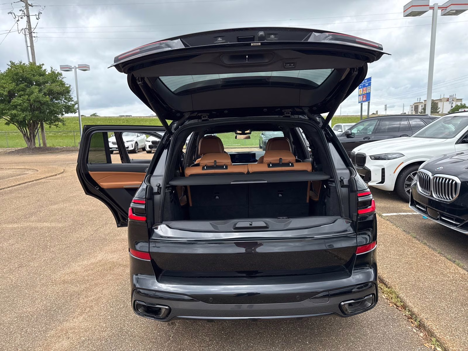 2024 Black Sapphire Metallic BMW X7 xDrive40i AWD SUV