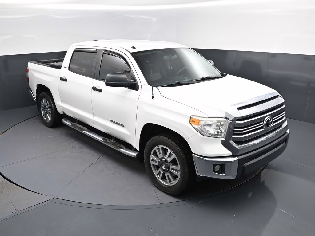 2017 Super White Toyota Tundra SR5 RWD Truck