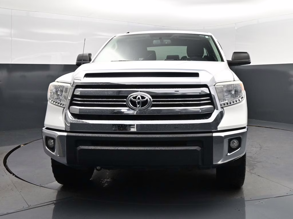 2017 Super White Toyota Tundra SR5 RWD Truck