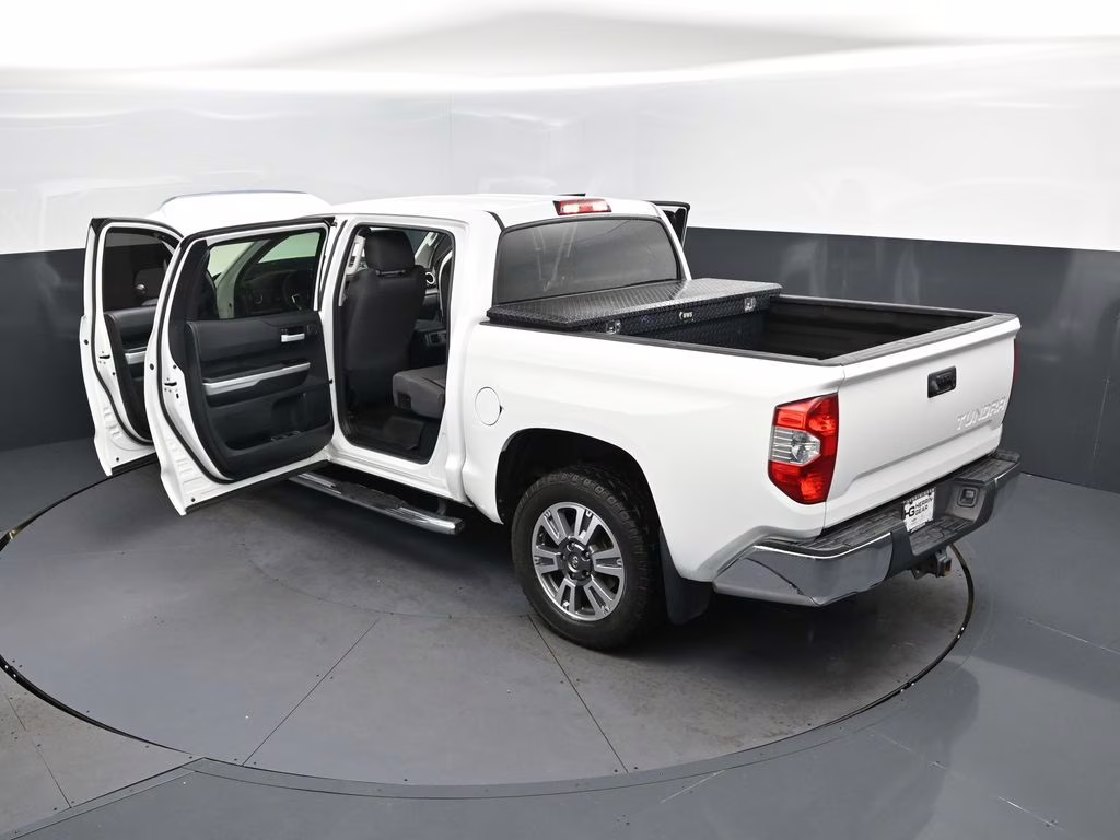 2017 Super White Toyota Tundra SR5 RWD Truck