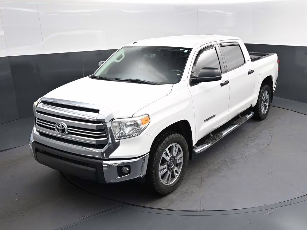 2017 Super White Toyota Tundra SR5 RWD Truck