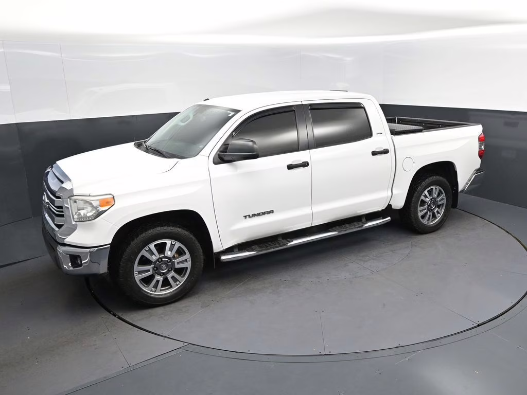 2017 Super White Toyota Tundra SR5 RWD Truck