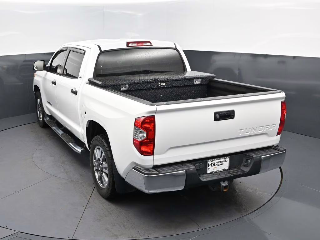 2017 Super White Toyota Tundra SR5 RWD Truck