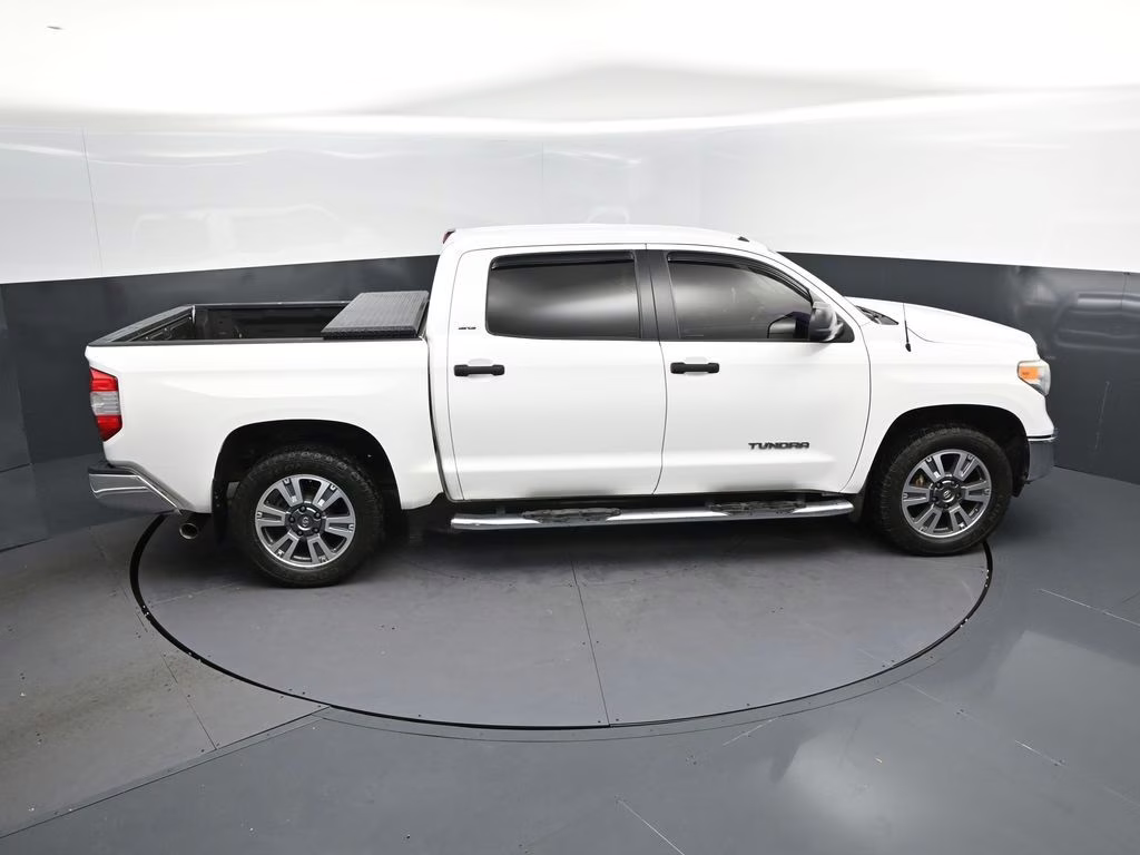 2017 Super White Toyota Tundra SR5 RWD Truck