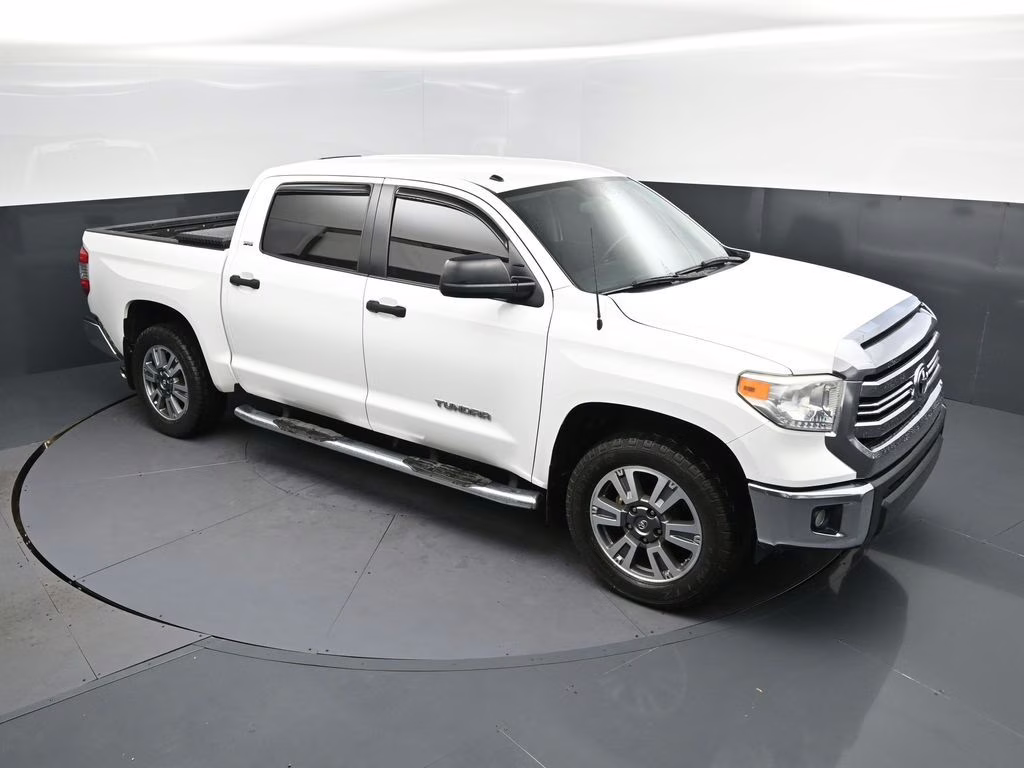 2017 Super White Toyota Tundra SR5 RWD Truck