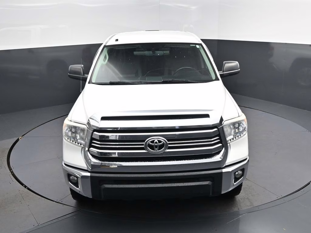 2017 Super White Toyota Tundra SR5 RWD Truck
