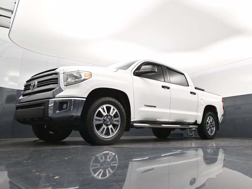 2017 Super White Toyota Tundra SR5 RWD Truck