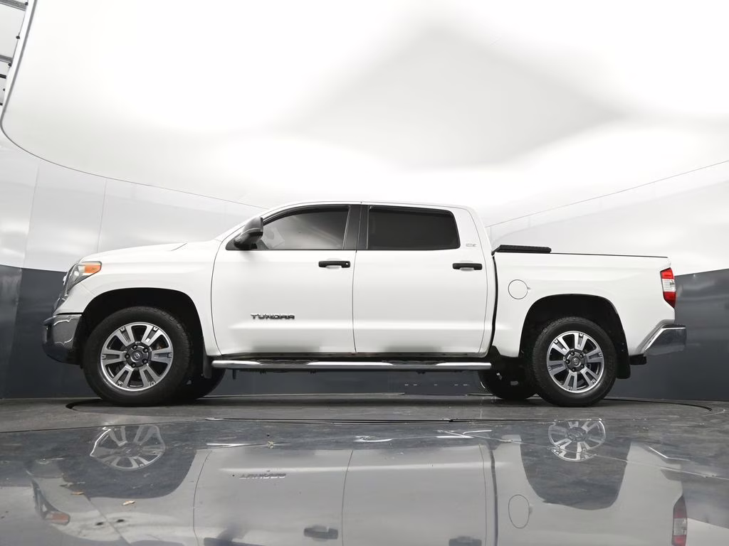 2017 Super White Toyota Tundra SR5 RWD Truck