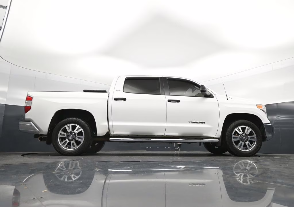2017 Super White Toyota Tundra SR5 RWD Truck