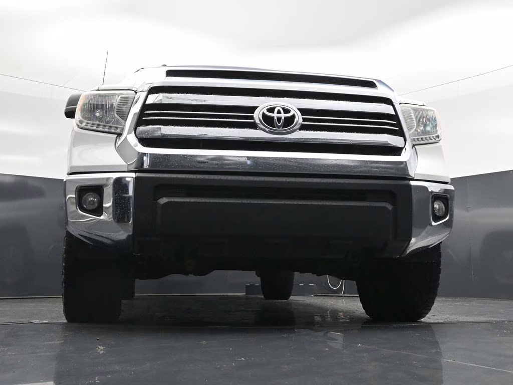 2017 Super White Toyota Tundra SR5 RWD Truck