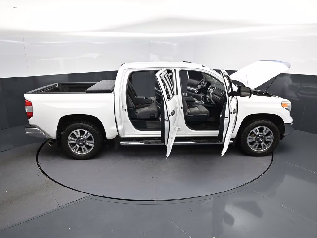 2017 Super White Toyota Tundra SR5 RWD Truck
