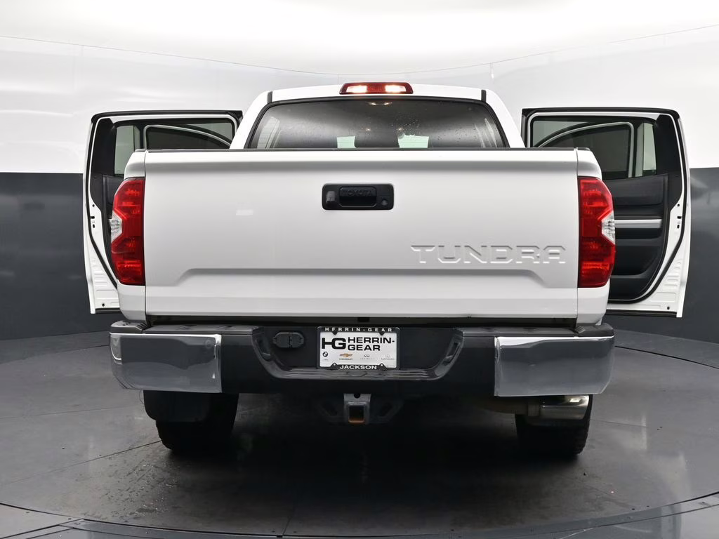 2017 Super White Toyota Tundra SR5 RWD Truck