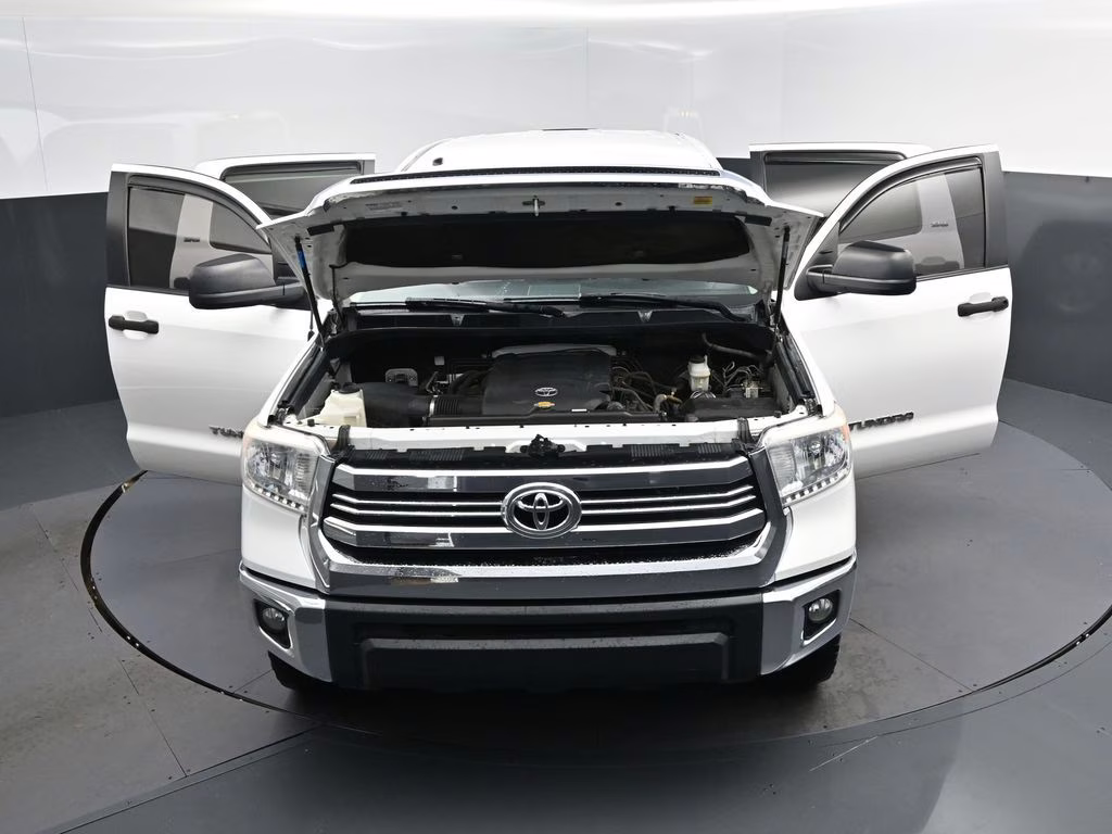2017 Super White Toyota Tundra SR5 RWD Truck